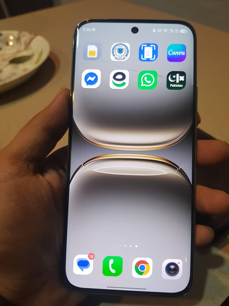Tecno spark 40 pro plus 4