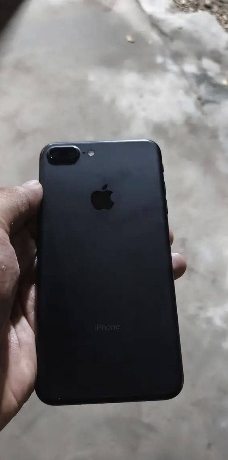 Apple iPhone 7 Plus 2
