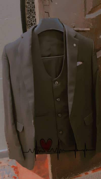 Brand Men's Eye Blakish Navy 3 Piece Suit. .