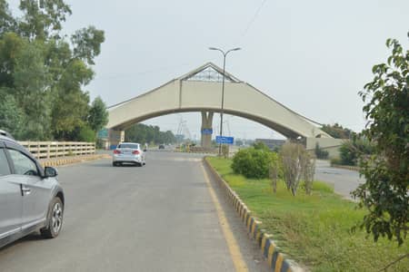 10 Marla Most Beautiful Prime Location Plot With Possession For Sale In Block L