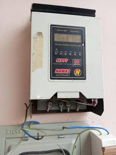 MPPT solar charge controller
