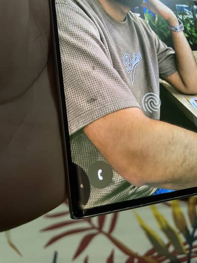 Samsung Mobile S22 Ultra small dot on screen