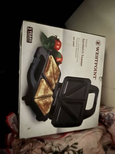 Need toaster thats y selling this new pin packed