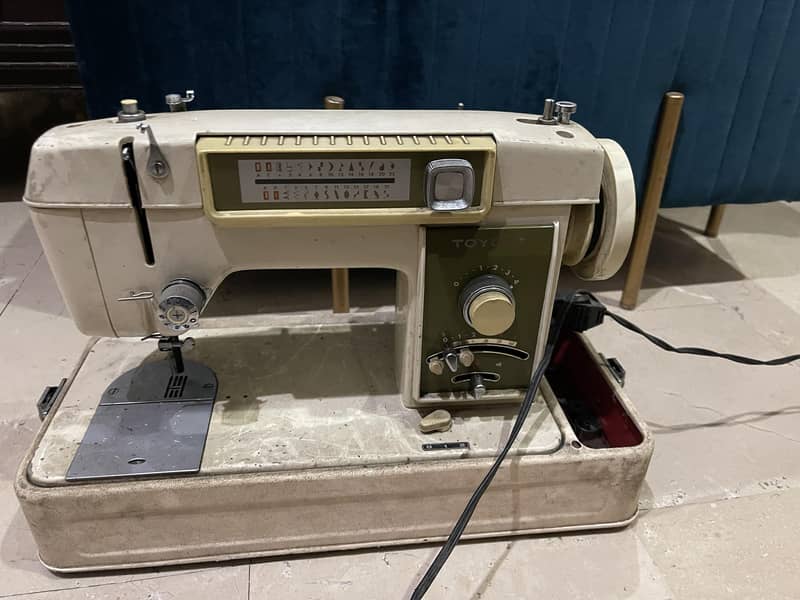 sewing machine 4