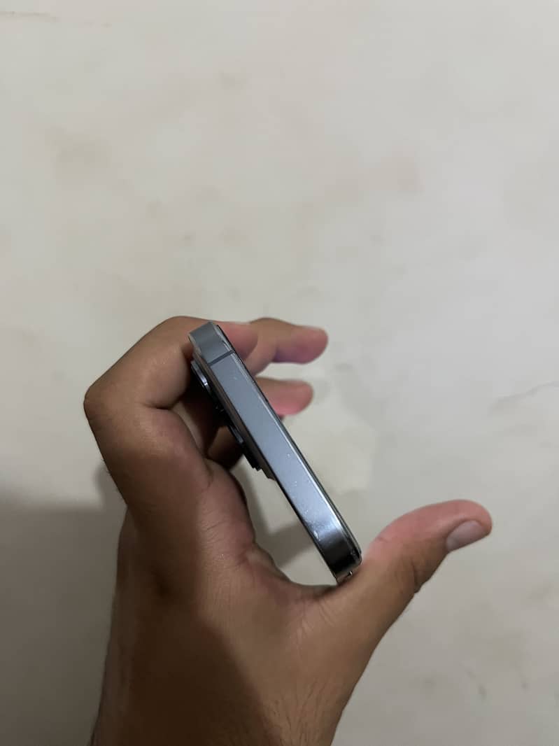 Apple iPhone 13 Pro 4