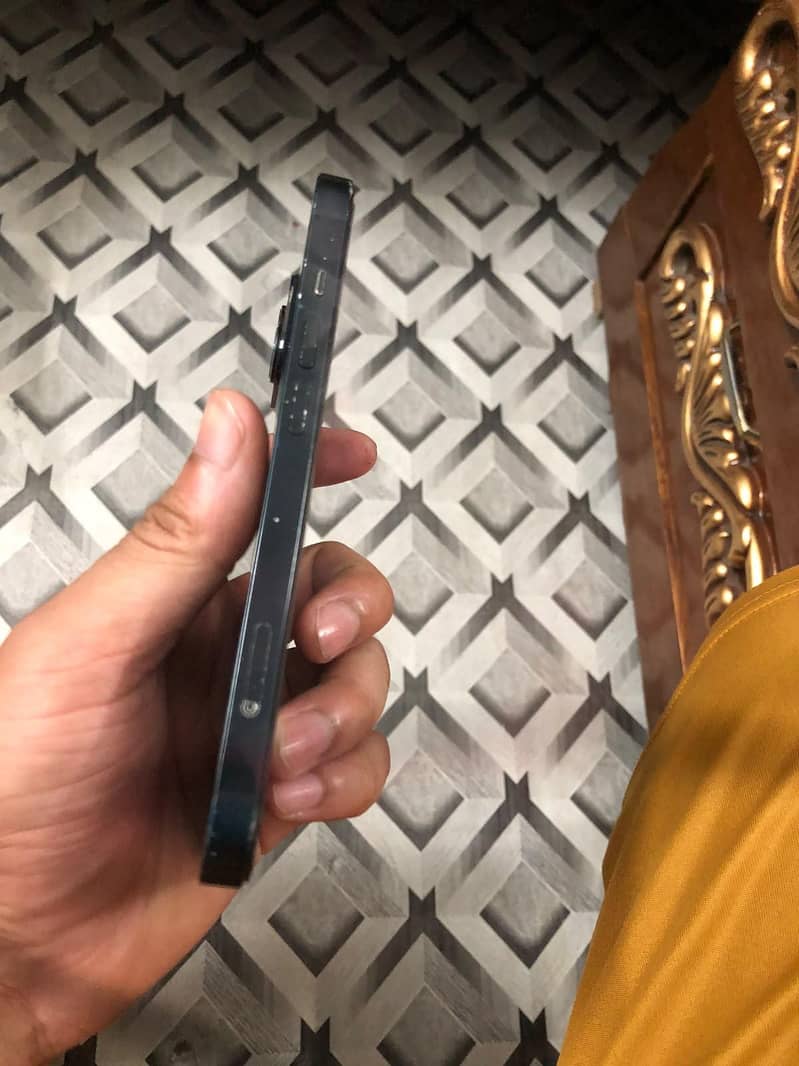 Apple iPhone 14 2