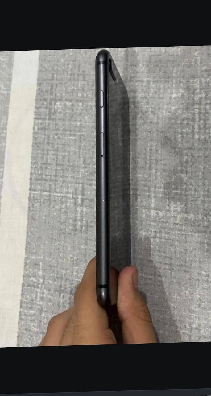 Apple iPhone 8 Plus 3