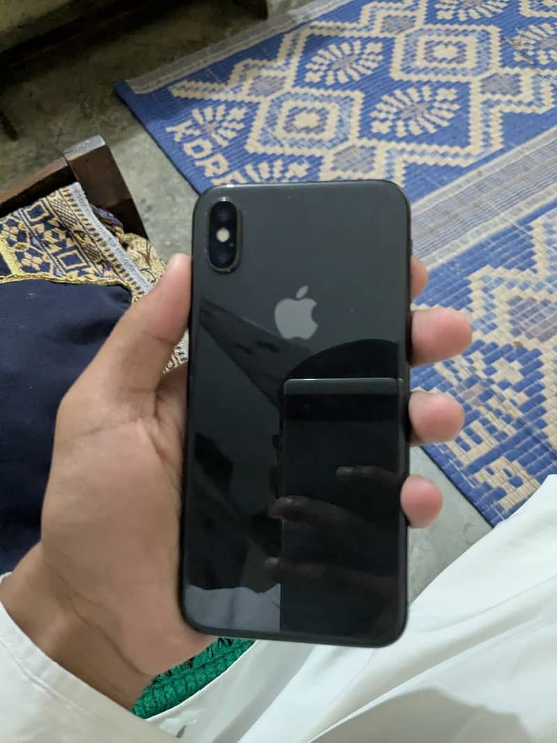 Apple iPhone X 4
