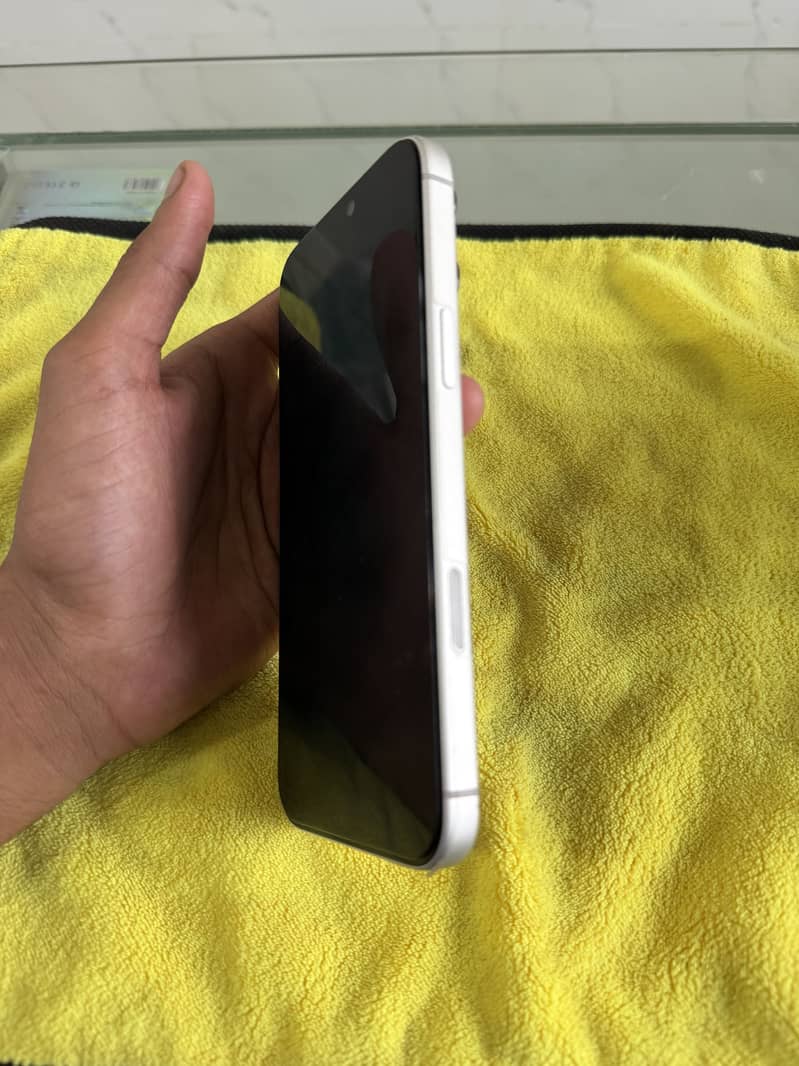 Apple iPhone 17 Pro Max 2