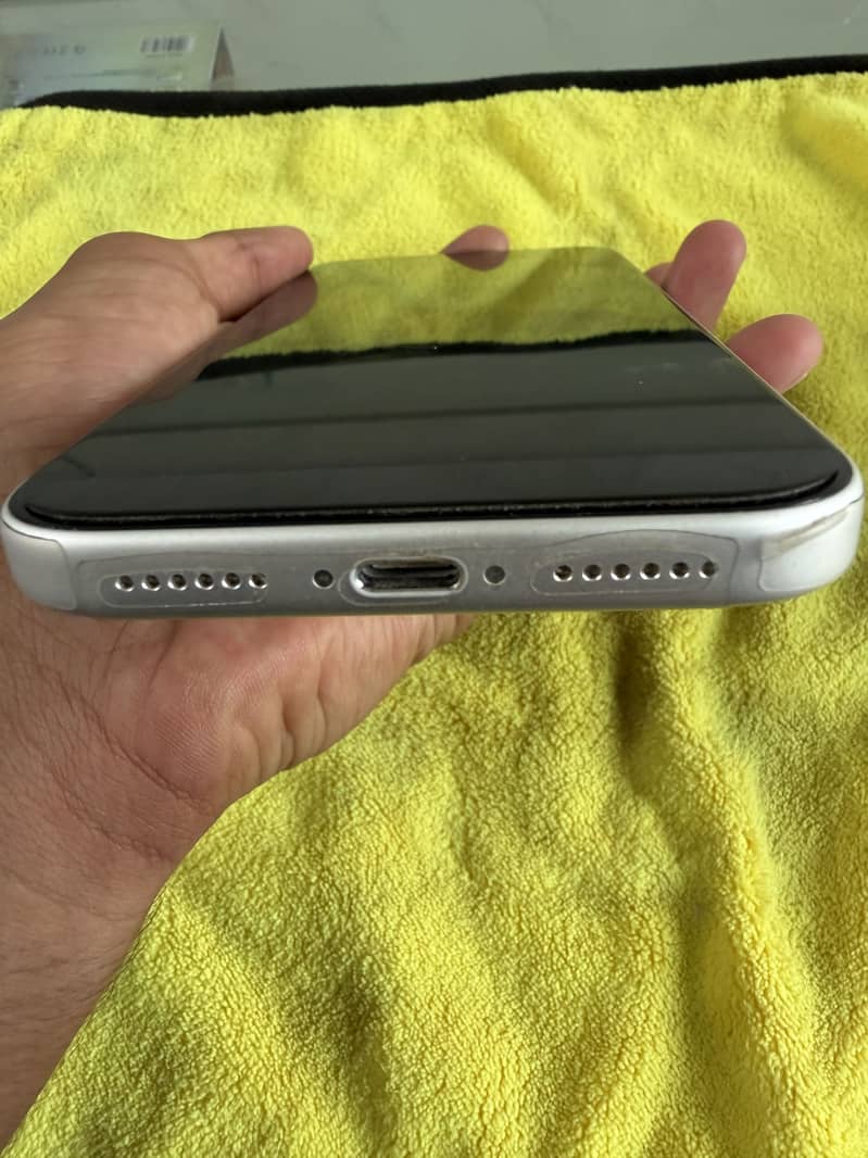Apple iPhone 17 Pro Max 4