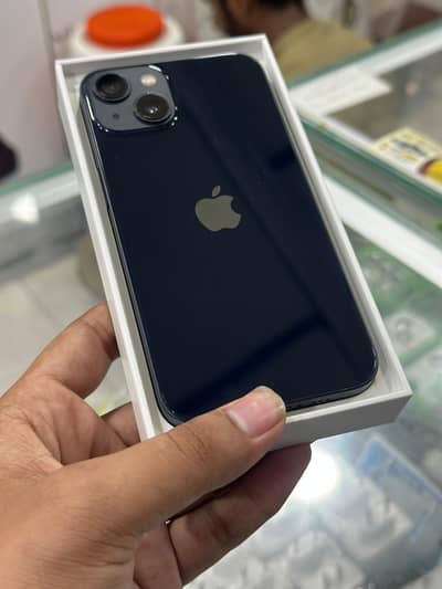 Apple iPhone 13