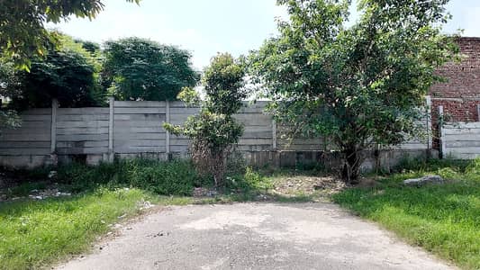 B BLOCK NEAR TO THIS GOOD LOCATION PLOT FOR SALE