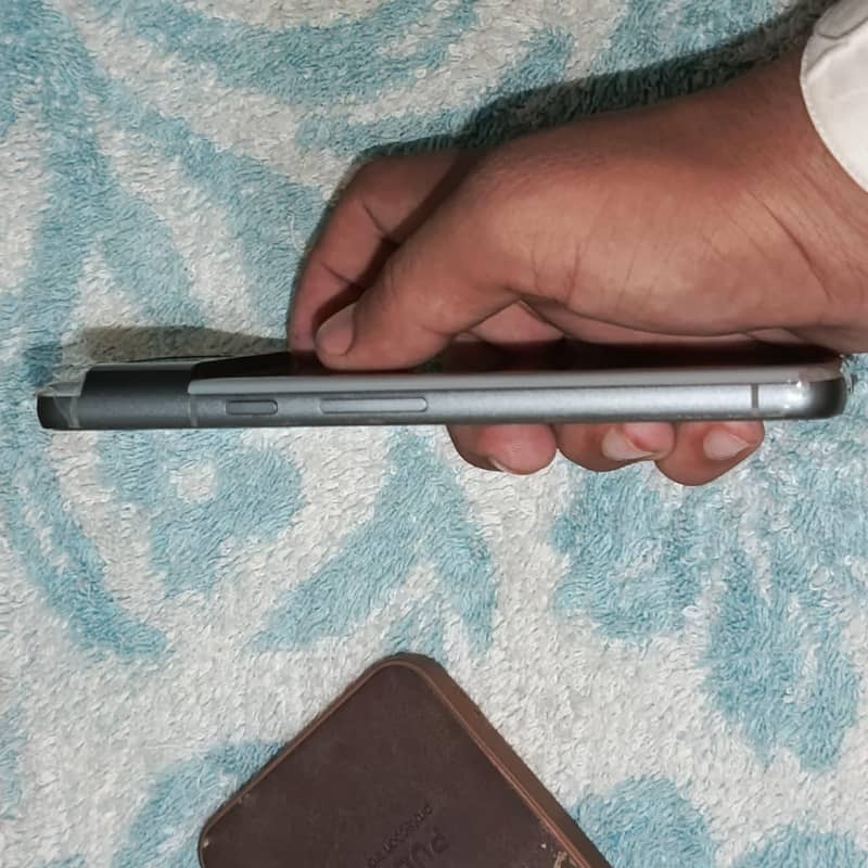 Google Pixel 8 6