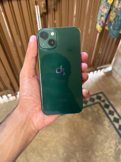 Apple iPhone 13