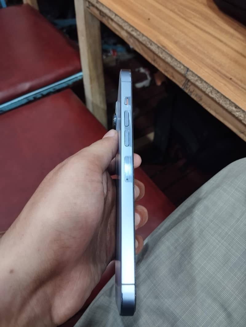 Apple iPhone 13 Pro Max 2