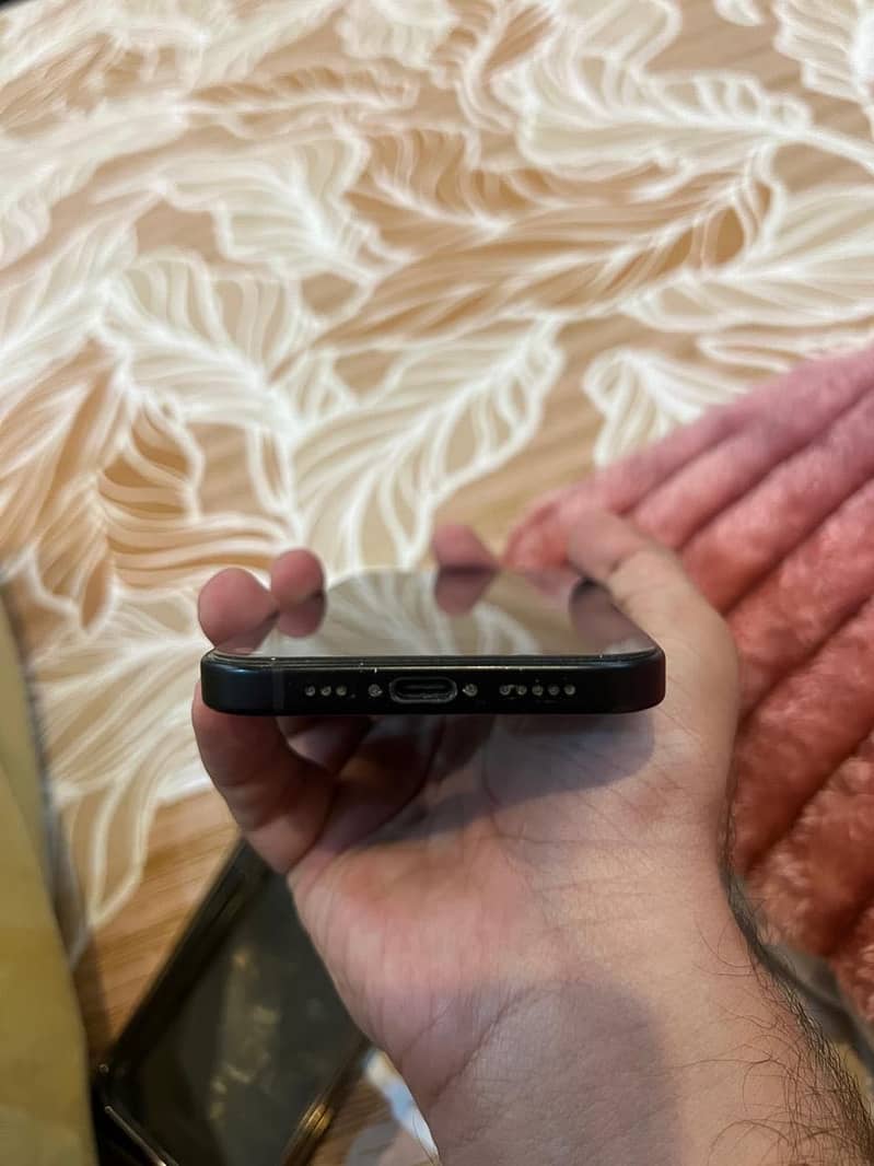 Apple iPhone 15 3