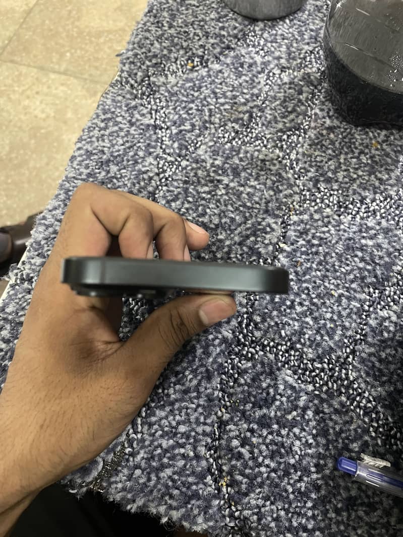 Apple iPhone 14 3