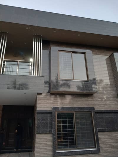1 kanal house for rent in Canal view society for Family and Silent office (Call center + Software house)
