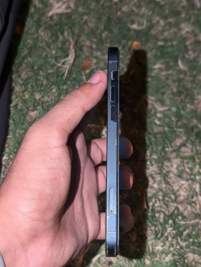 Apple iPhone 12 1