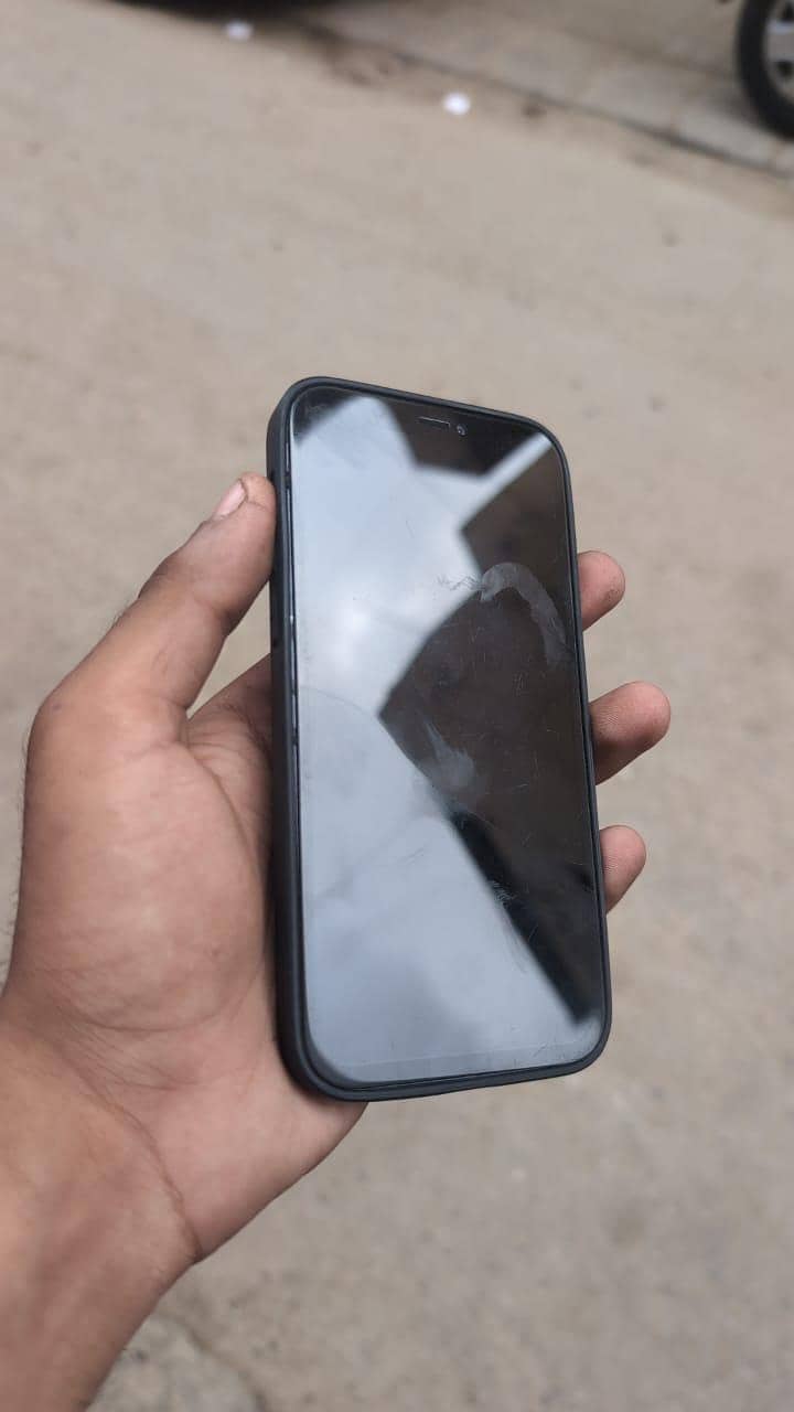 Apple iPhone 12 3