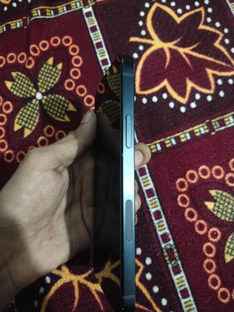 Apple iPhone 12 2