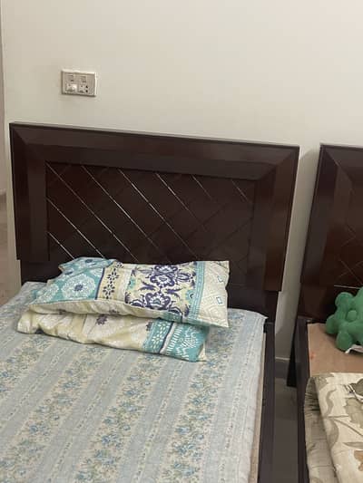 2 single bed
