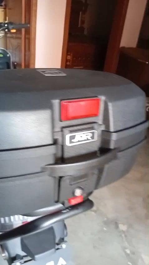 tail box 4