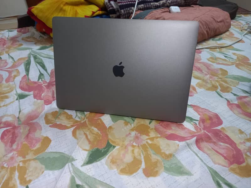 macbook Pro 2019 model 1