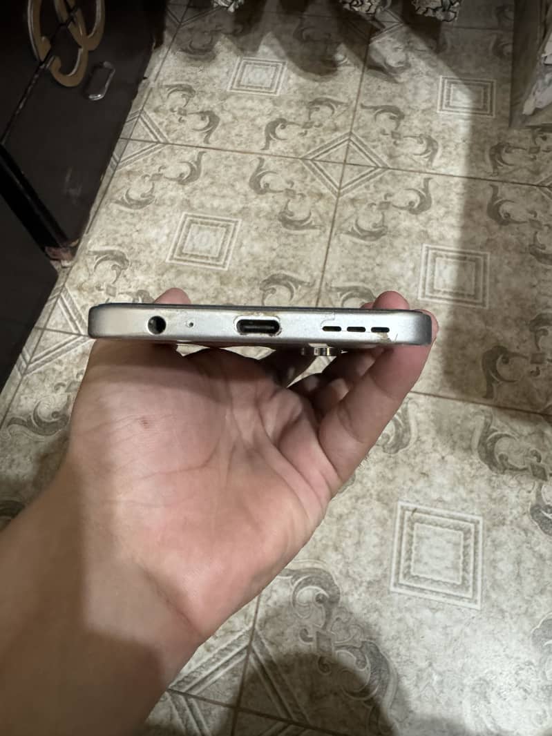 Tecno Spark 40 Pro 4