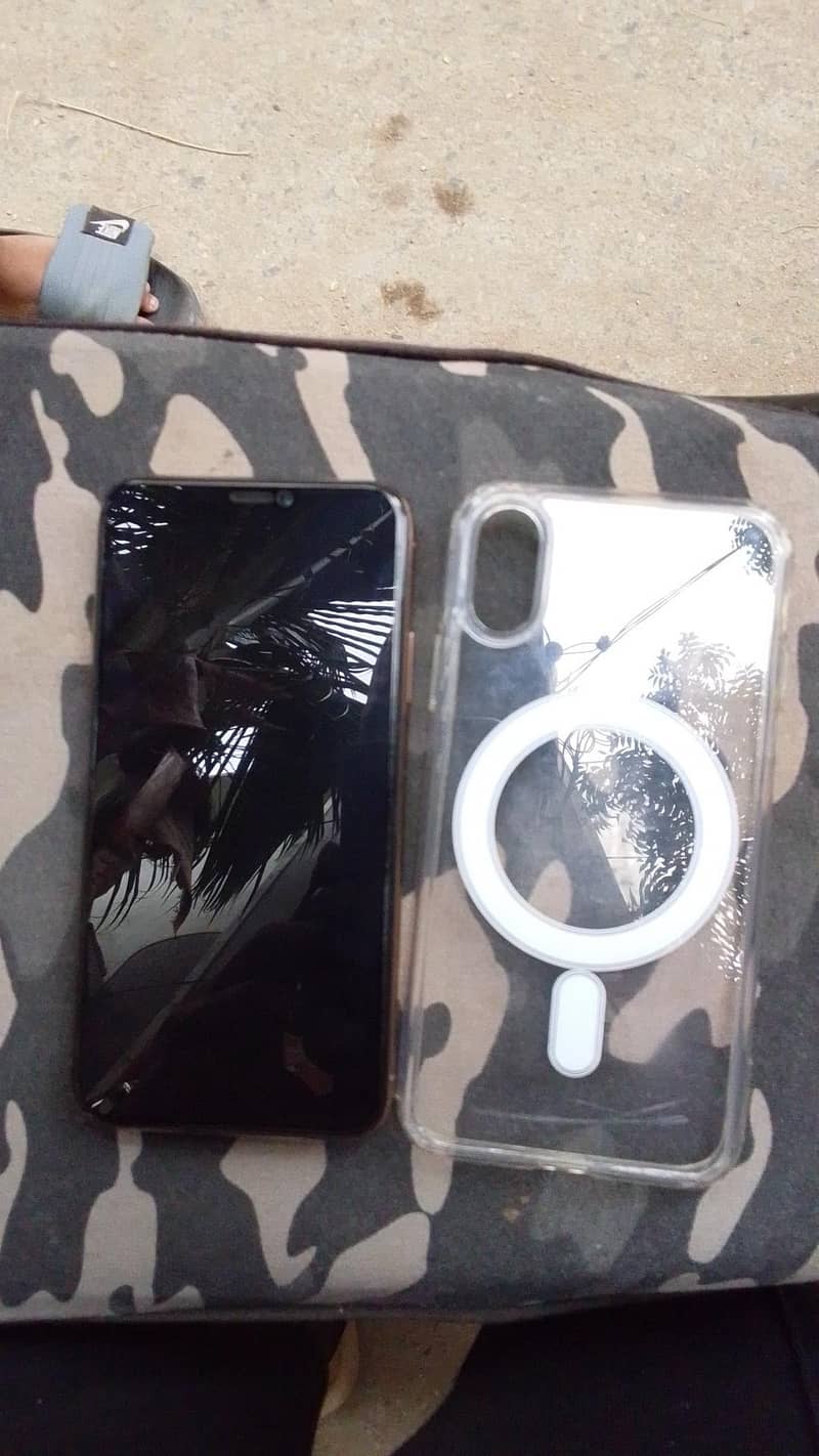 Apple iPhone XS 1