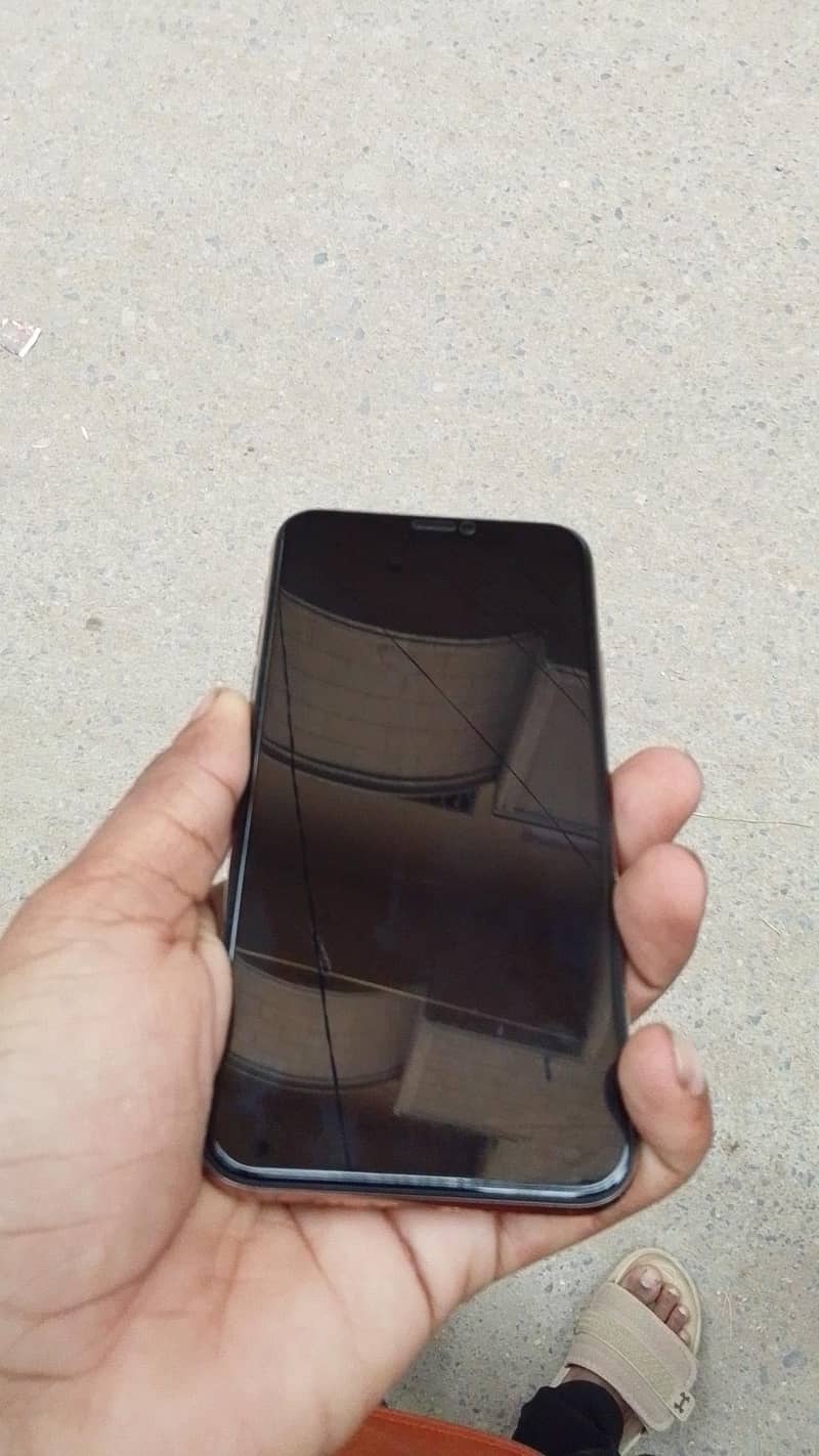 Apple iPhone XS 3