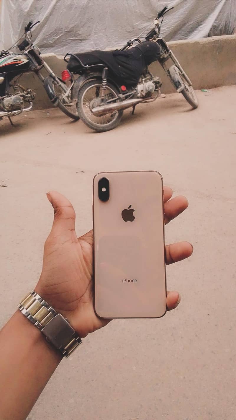 Apple iPhone XS 7