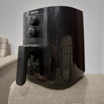 Philips Airfryer HD9200 | Like New | Used Only 2 Times | Complete Box