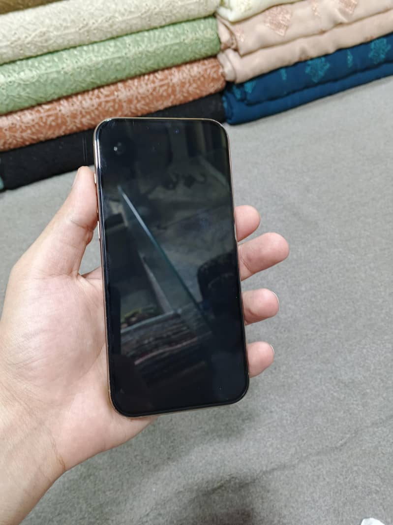 Apple iPhone 16 Pro Max 3