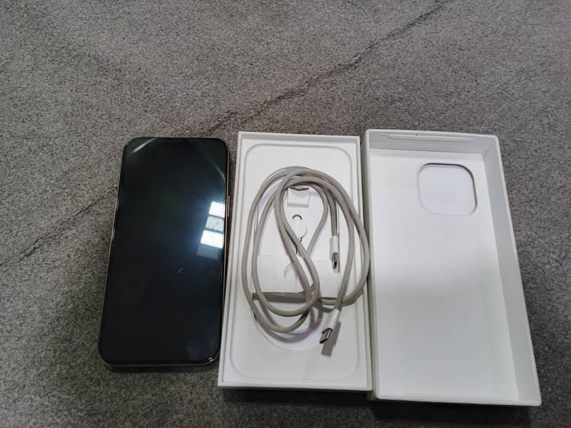 Apple iPhone 16 Pro Max 6