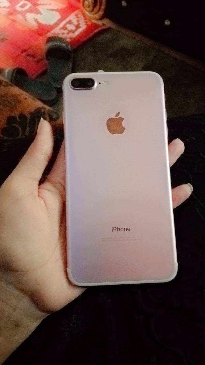Apple iPhone 7 Plus 0