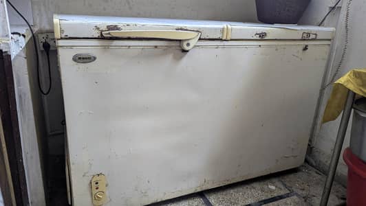waves 2 door deep freezer working
