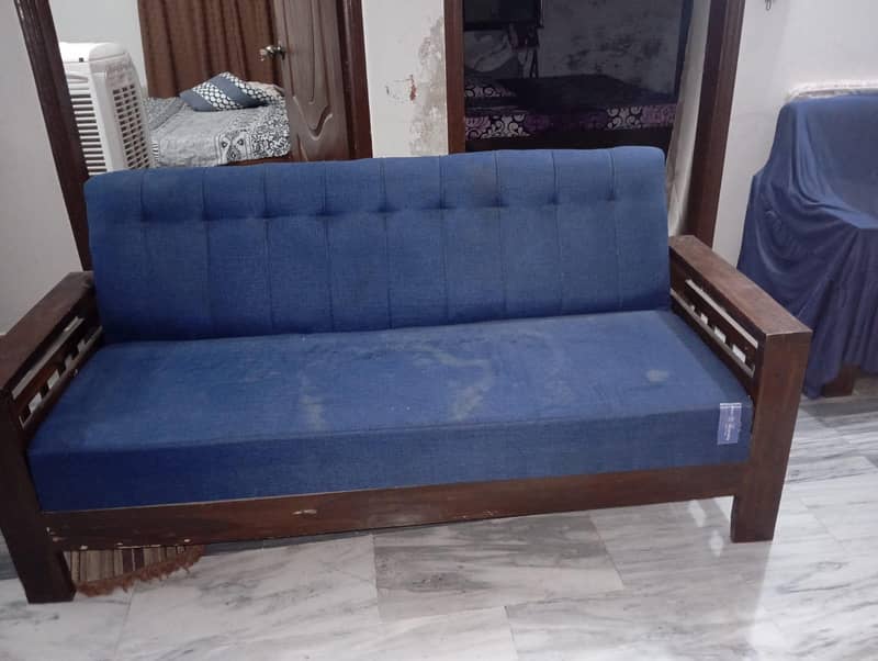 blue sofa 2