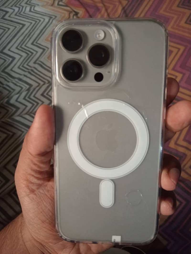 Apple iPhone 16 Pro Max 2