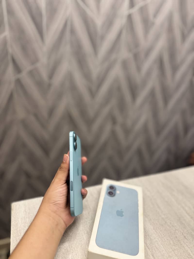 Apple iPhone 16 Plus 2