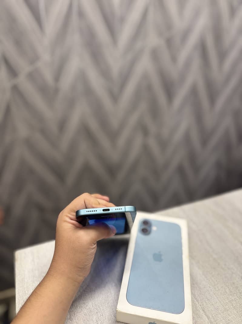 Apple iPhone 16 Plus 3