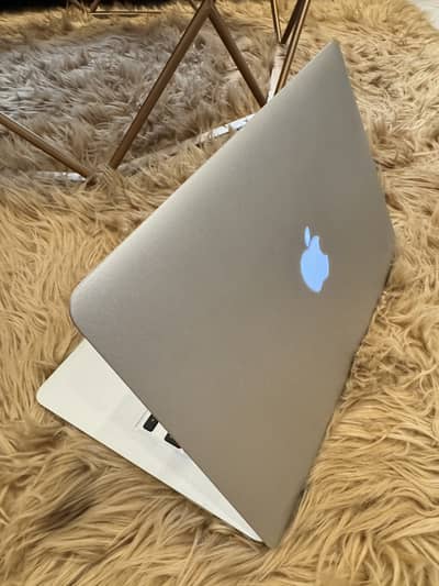 Macbook Air 2017 Model