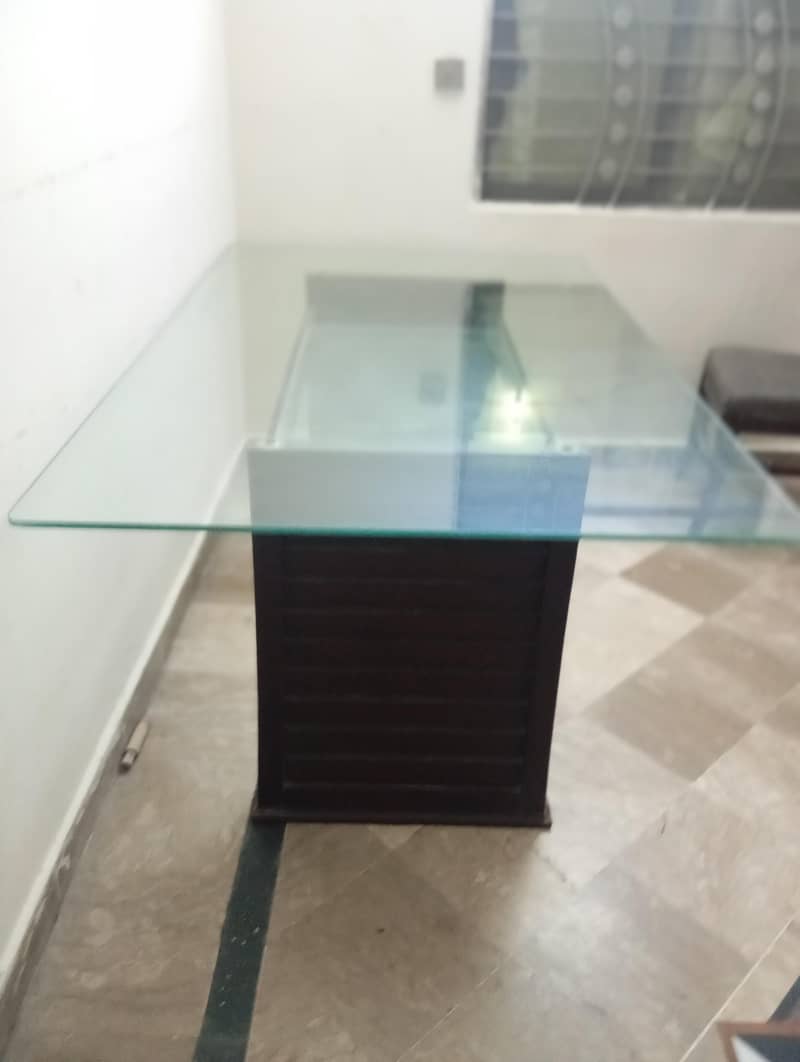 glass dining table 0