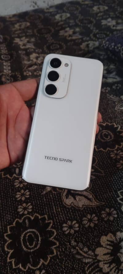 Tecno spark 40 pro plus