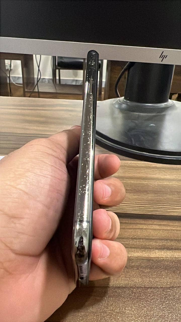 Apple iPhone X 3