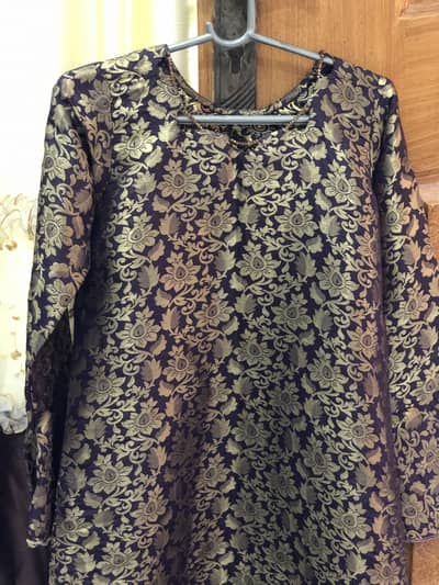 2 piece jamawar suit shalwar ,kameez (thrift)