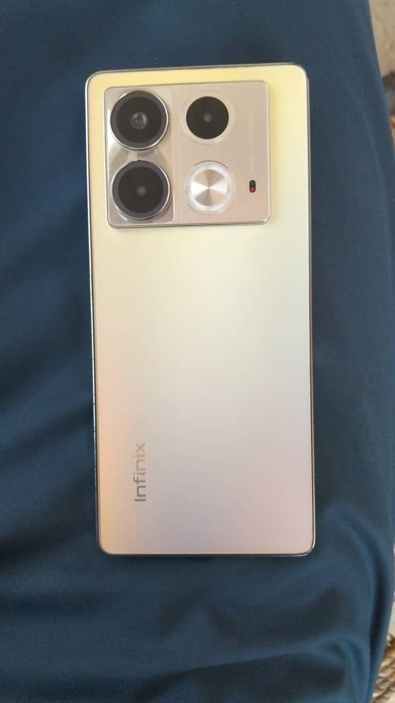 Infinix Note 40 0