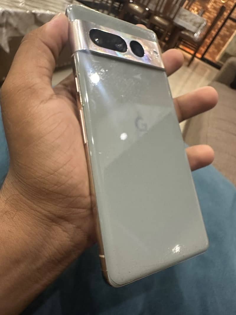 Google Pixel 7 Pro 8