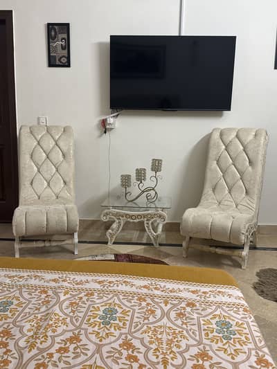 Elegant Cream High-Back Tufted Chairs – Set of 2