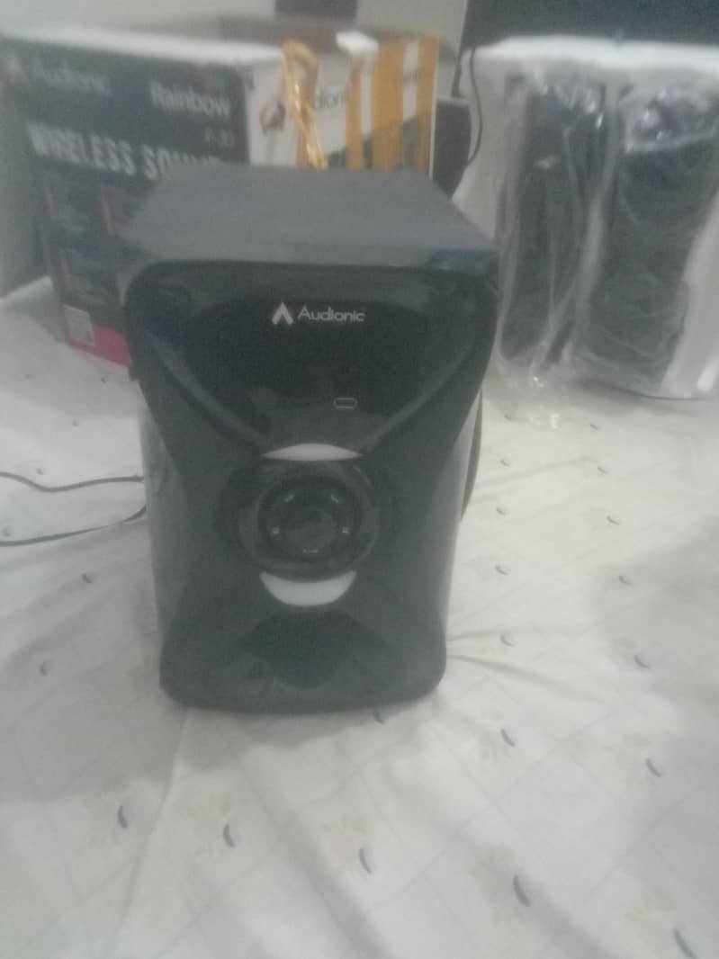 AUDIONIC best condition speaker 4